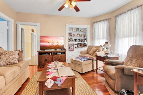 81 Lowell St, Methuen MA 01844-3615 exterior