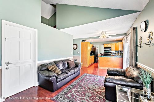 82 Buckingham Dr, Jackson Twp NJ 08527-2640 exterior