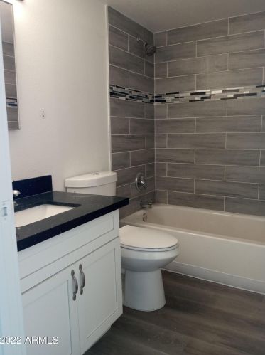 2923 38 St, Phoenix AZ 85018-4121 exterior