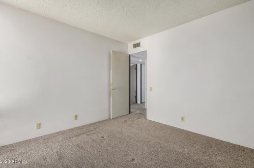 4400 15th Ave, Phoenix AZ 85015-4755 exterior