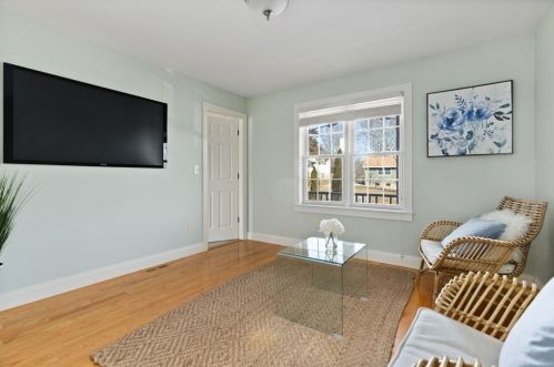 14 Wompatuck Rd, Hingham MA 02043-1100 exterior