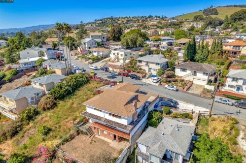 1973 Placer Dr, San Leandro CA  94578-1336 exterior