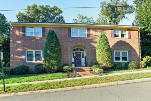 1414 Woodlawn St, Scranton, PA 18509-1539