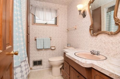 784 Broadway, Everett MA 02149-4046 exterior