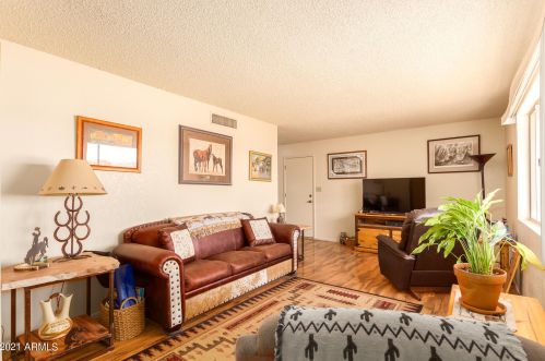 35220 3rd Ave, Phoenix AZ 85027-5908 exterior