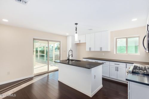 1427 El Camino Dr, Phoenix AZ 85051-4626 exterior