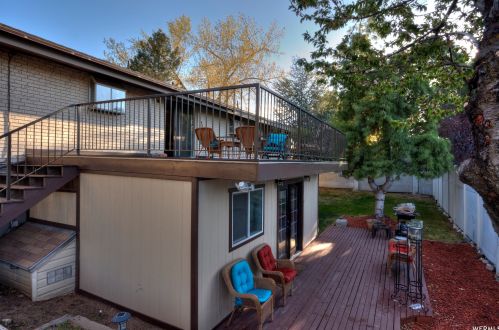 2079 Crk Rd, Sandy UT 84093-6449 exterior