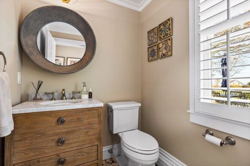 17 Bel Air Rd, Hingham MA 02043-1210 exterior