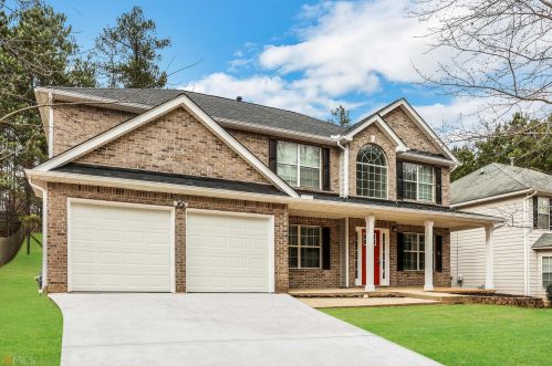 7126 Cavender Dr, Atlanta GA  30331-9422 exterior