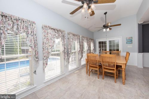 36 Hackemore St, Burlington NJ 08016-3056 exterior