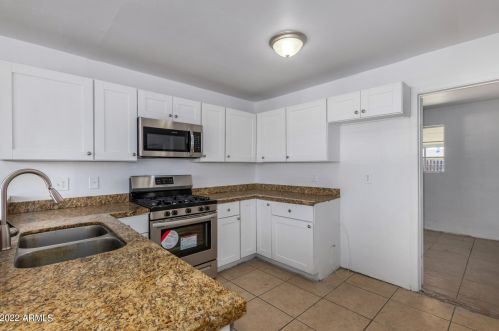 2927 Dunlap Ave, Phoenix AZ 85020-3025 exterior