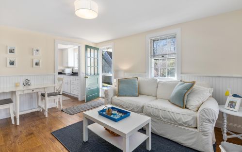 1359 Main St, Chatham MA 02633-2464 exterior