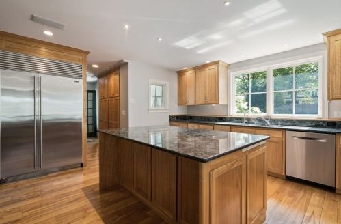 136 Village Ave, Dedham MA  02026-4224 exterior