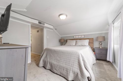 308 Colonial Ave, West Deptford NJ  08096-1010 exterior