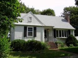 61 Harding St, Newton, MA 02465-1336