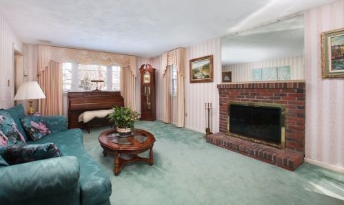 264 Sylvia St, Arlington MA  02476-7076 exterior