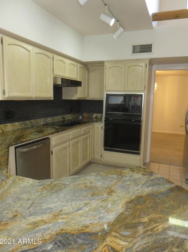 10628 8th St, Phoenix AZ 85022-3103 exterior