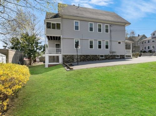 61 Paul Revere Rd, Arlington MA 02476-5729 exterior