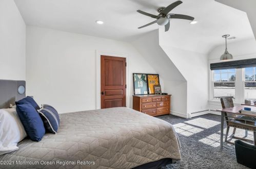 530 Little Silver Pt Rd, Little Silver NJ 07739-1736 exterior