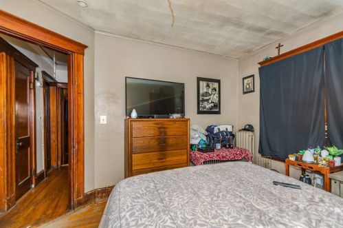 57 Gledhill Ave, Everett MA 02149-4049 exterior