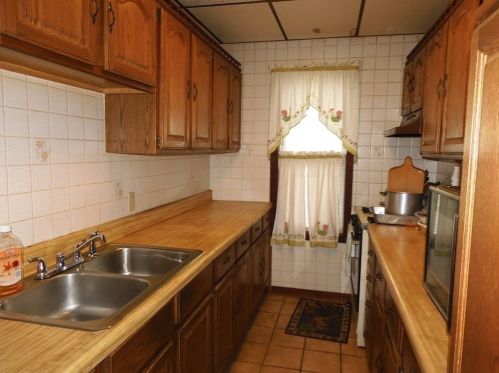 44 Montgomery St, Lawrence MA 01841-1228 exterior