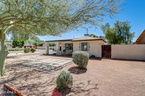 1701 Clarendon Ave, Phoenix AZ 85018-5209 exterior