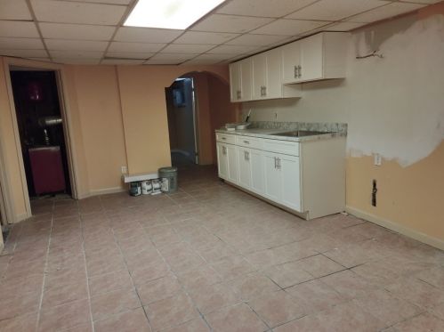 33 Mcgurk St, New Bedford MA 02744-2541 exterior