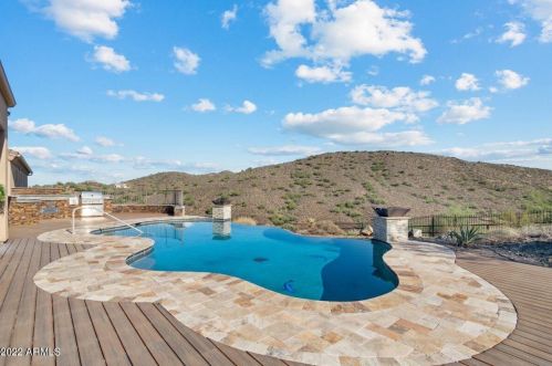 33807 4 Dr, Phoenix AZ 85045-0464 exterior