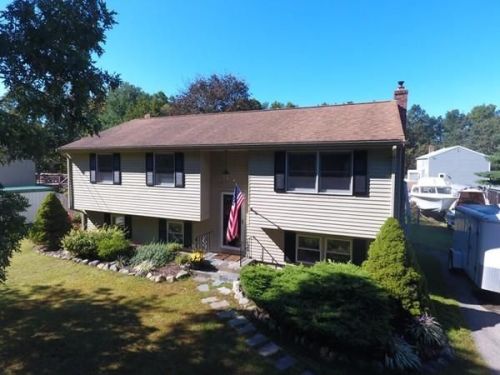 935 Franklin St, Whitman, MA 02382-2537