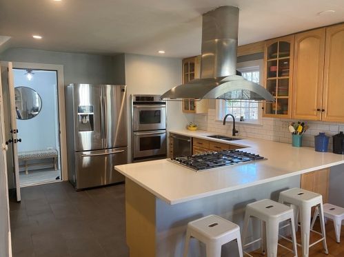 379 Cedar St, Dedham MA 02026-3221 exterior