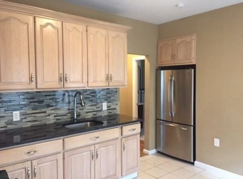 30 Windsor St, Worcester MA 01605-3732 exterior