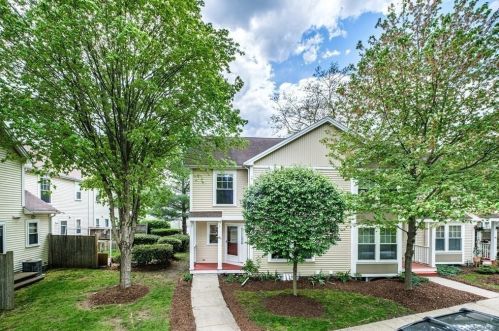 40 Crescent St, Newton, MA 02465-2021