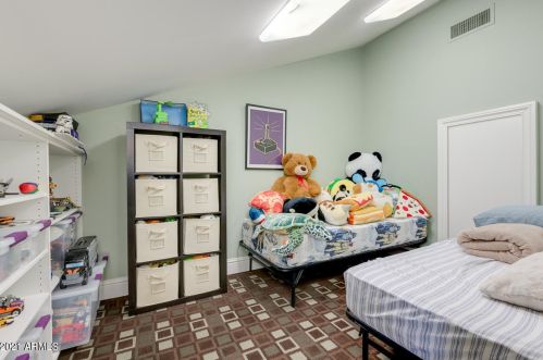 5621 Calle Camelia, Phoenix AZ 85018-4617 exterior