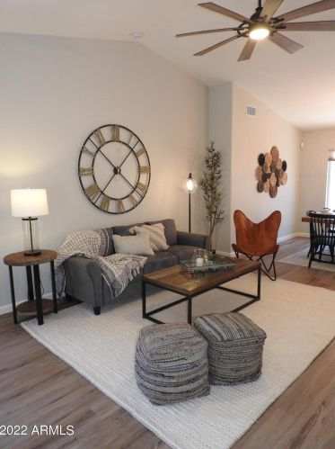 3041 Blackhawk Dr, Phoenix AZ 85050-4821 exterior