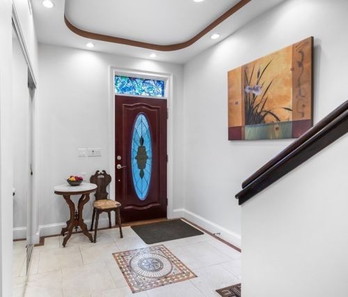 2 Hudson St, Quincy, MA 02169-2217