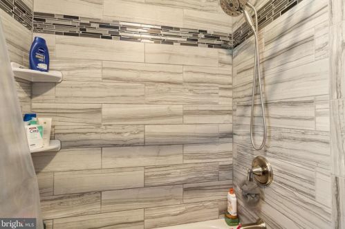 50 Tattersall Dr, West Deptford NJ 08051-1712 exterior