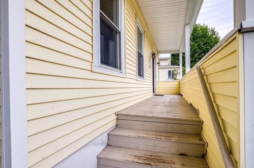 30 Esther St, Worcester MA 01607-1036 exterior