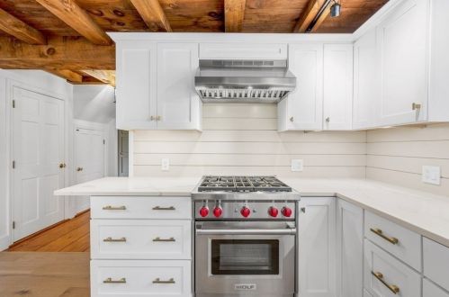 8 Seaview Ln, Newbury MA  01951-2312 exterior