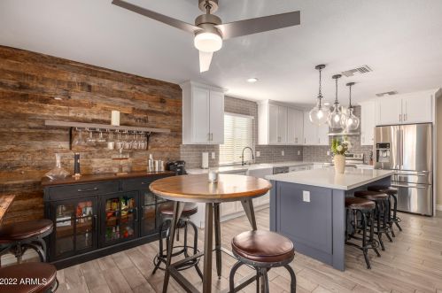 11605 37 Pl, Phoenix AZ 85050-2699 exterior