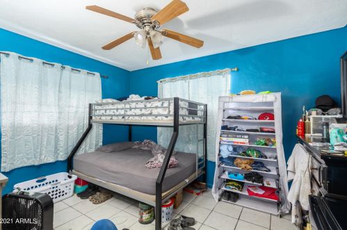 1039 27 Dr, Phoenix AZ 85045-2209 exterior