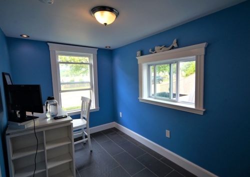 295 Southern Artery, Quincy MA 02169-2210 exterior