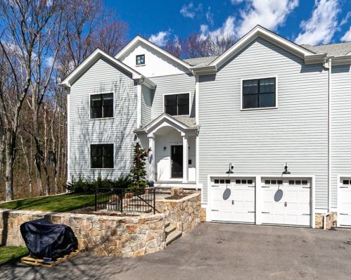 137 Maple St, Needham, MA 02492-2129