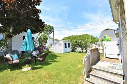 13 Barnes St, Wareham, MA 02571-2536