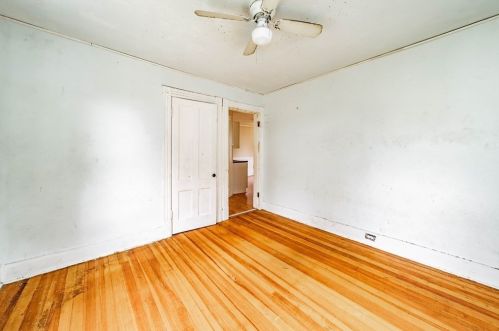 11 Sycamore St, Montgomery MA 01085-3215 exterior