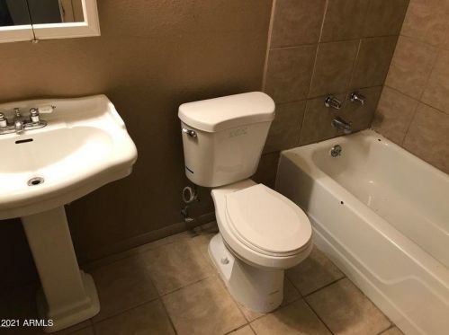 3401 Country Gables Dr, Phoenix AZ  85053-4756 exterior