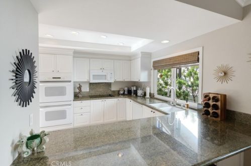 24 Whistling Swan, Irvine CA 92604-4527 exterior