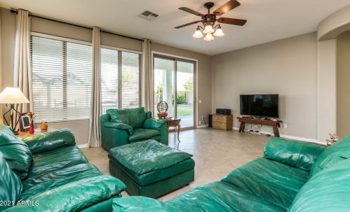 25303 51 Dr, Phoenix AZ 85031-3902 exterior