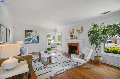 2165 Bradhoff Ave, San Leandro CA 94577-6119 exterior