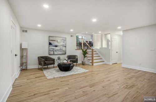 135 Knickerbocker Rd, Cresskill NJ  07626-2439 exterior