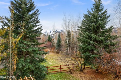 4923 Charlais Ln, Park City UT 84098-7552 exterior